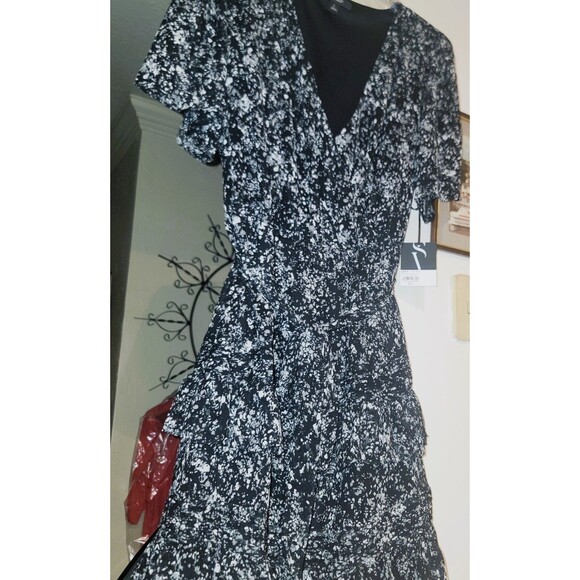 SIMPLY VERA Vera Wang NWT Dress Ruffled Tiered Chiffon Lined Fairy Sz Large Blk - Picture 1 of 16